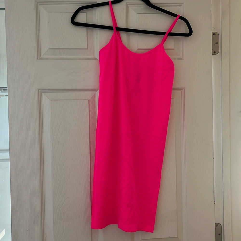 HOT PINK BODYCON DRESS